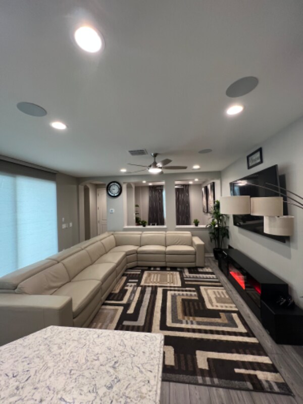 Building Photo - 4123 E Jones St