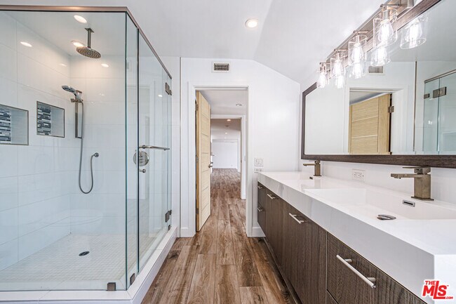 Building Photo - 18055 Coastline Dr