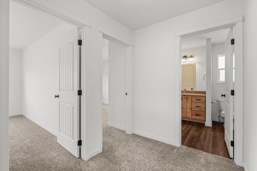 Building Photo - 1006 Pendulum Lane