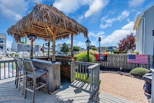 Building Photo - 1648 Center St