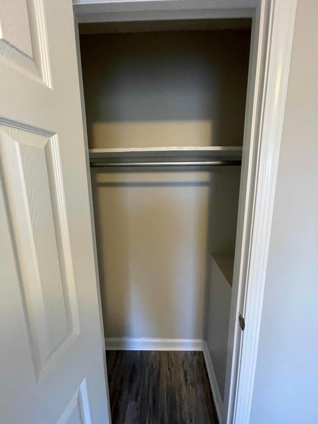 Building Photo - 320 Donna Dr