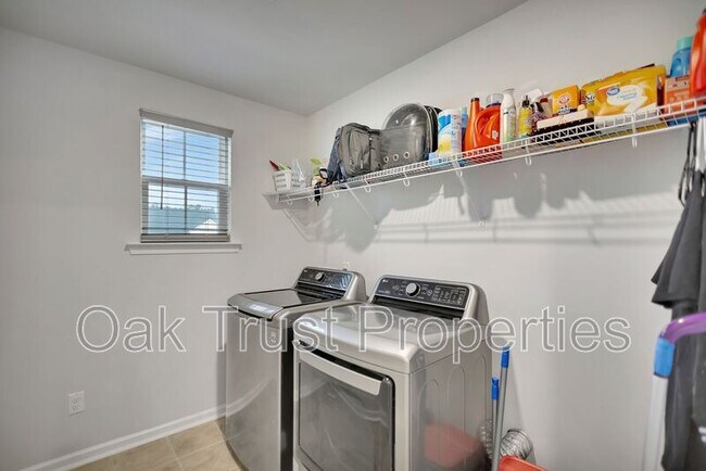 Building Photo - 430 Water Orchid Wy