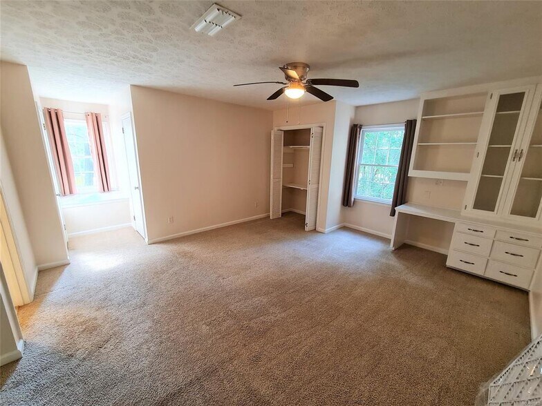 Building Photo - 6474 Halcyon Dr