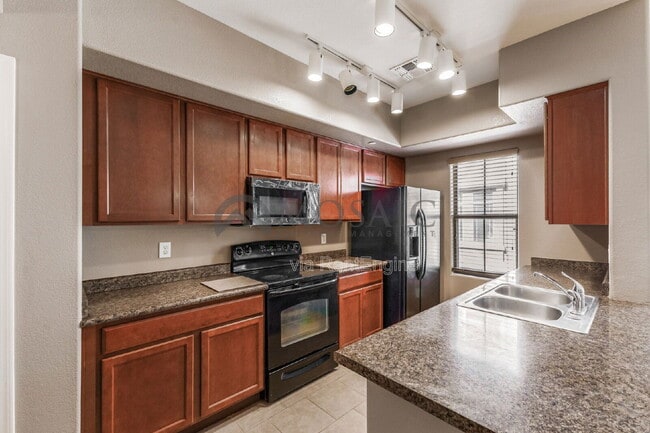 Building Photo - 900 S 94th St