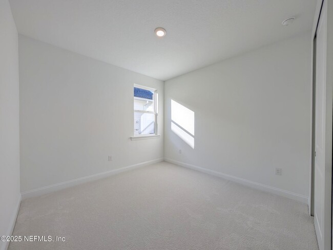 Building Photo - 156 Latham Dr