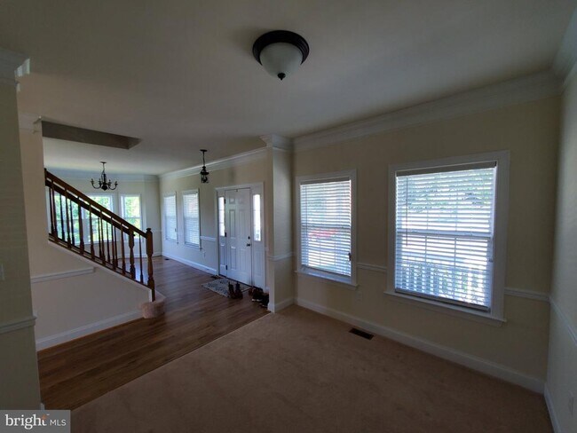 Building Photo - 233 Kanter Dr