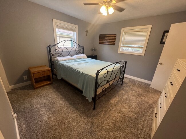 Building Photo - 303 E Broadmoor St