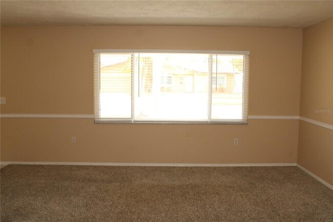 Building Photo - 4215 18th Ave Dr W