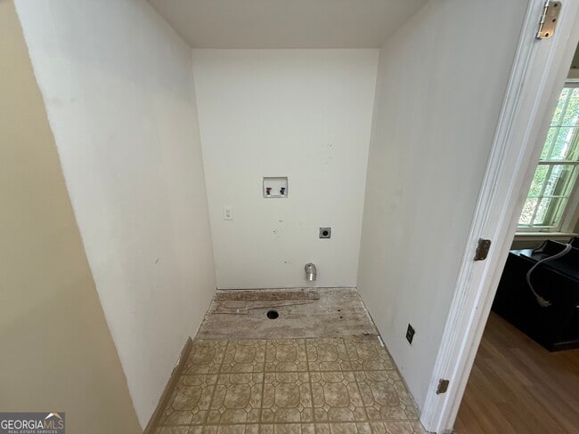 Building Photo - 998 Highland Cir SE