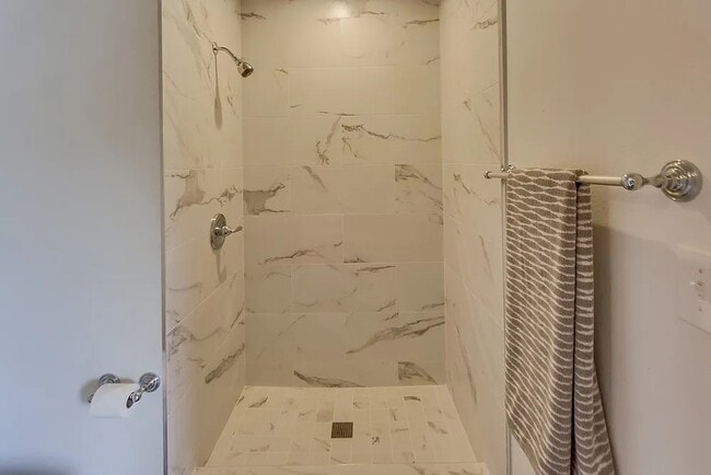 Building Photo - 4004 Arizona St