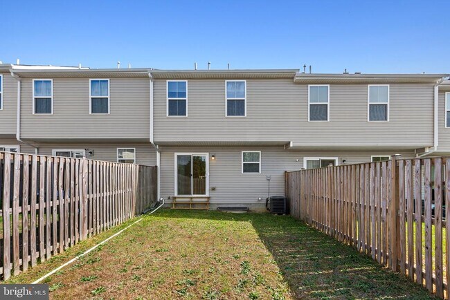 Building Photo - 46310 Creeping Primrose Ln
