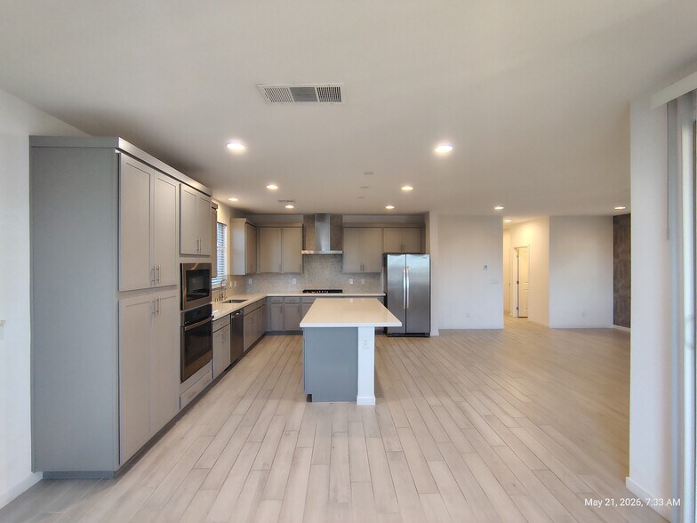 Building Photo - 9648 Sunstone Sparkle Ave