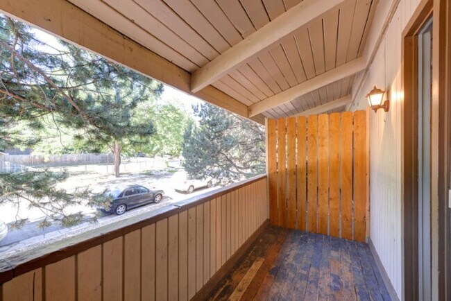 Building Photo - 1000 11th St