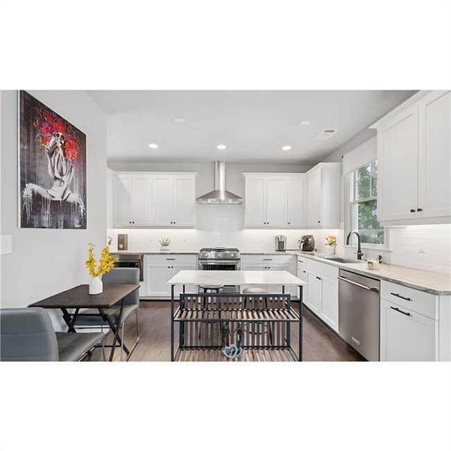 Building Photo - 26 Bass St SE