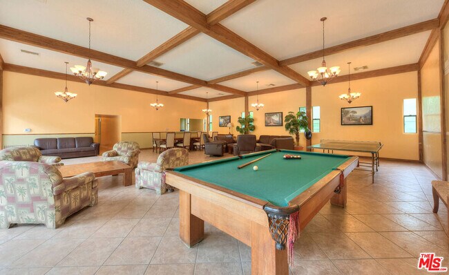 Building Photo - 6708 Hillpark Dr