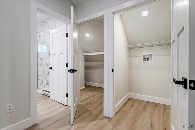 Building Photo - 1104 Main St