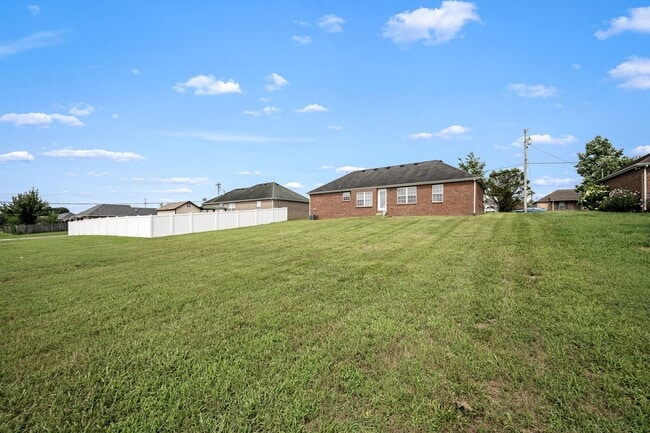 Building Photo - 9002 Macbeth Dr
