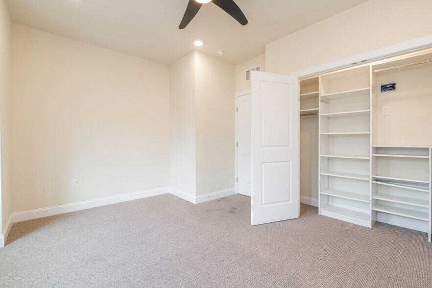 Building Photo - 1825 N Bouvier St