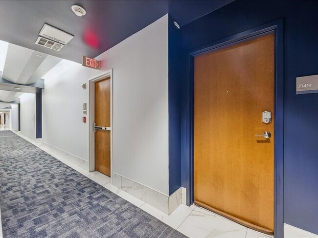 Building Photo - 5925 Almeda Rd