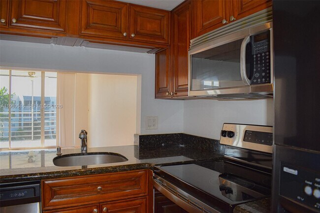 Building Photo - 9230 Lagoon Pl