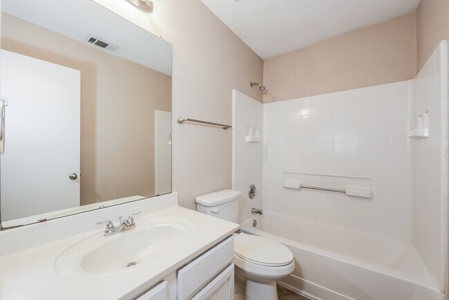 Building Photo - 509 Covent Garden Pl