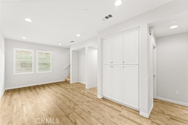 Building Photo - 64 Full Moon