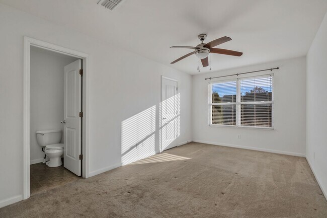 Building Photo - Updated Hermitage townhome, 2BR 2.5 bath, gym, pool, sidewalks, garage, fenced yard, available now!