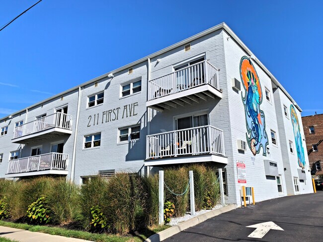 Primary Photo - 211 1st Ave