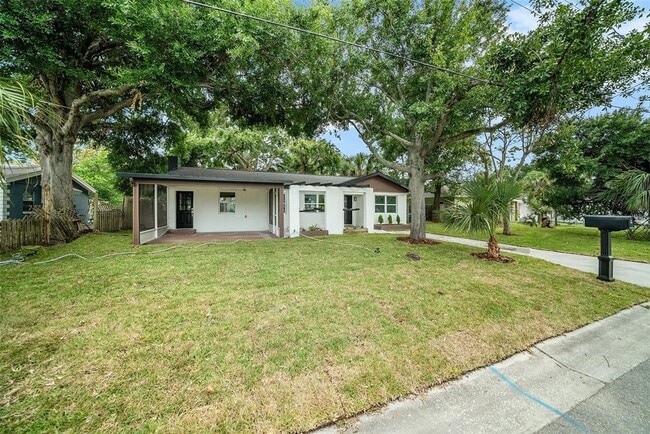 Building Photo - 3812 W Rogers Ave