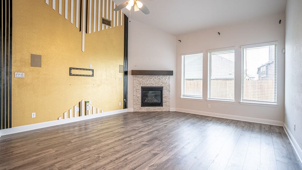 Building Photo - 2507 Henley Wy