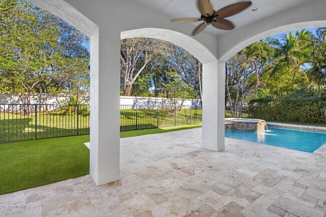 Building Photo - 17606 Circle Pond Ct