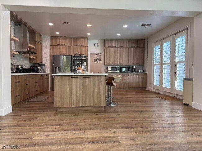 Building Photo - 605 Runbridge St