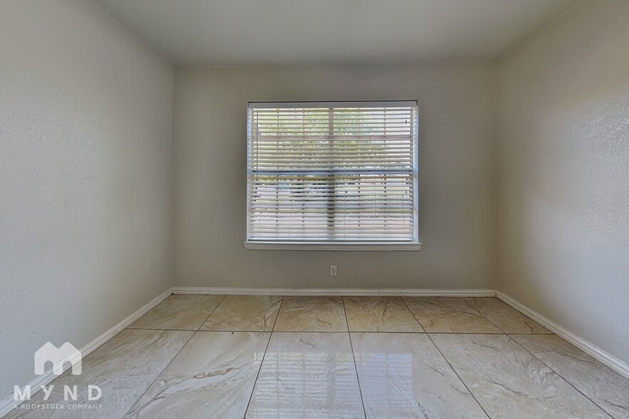 Building Photo - 612 S Rough Creek Ct