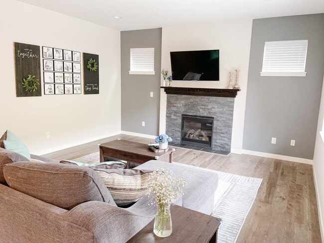 Building Photo - 4 Bedroom Home in Silverdale's Woodbridge Crossing!