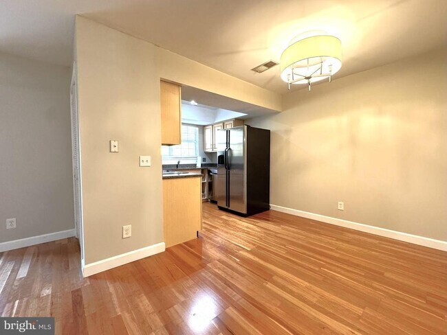 Building Photo - 12012 Golf Ridge Ct