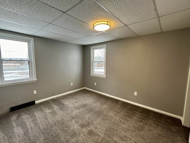 Building Photo - 315 Oak Ave SE