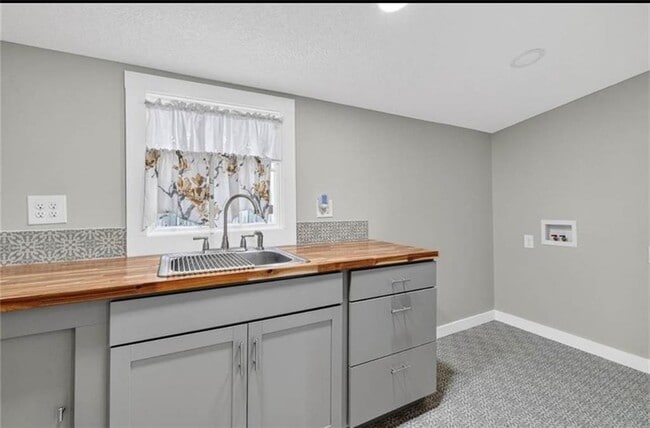 Building Photo - 2329 Reynolds St