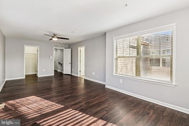 Building Photo - 7523 Holly Ridge Dr