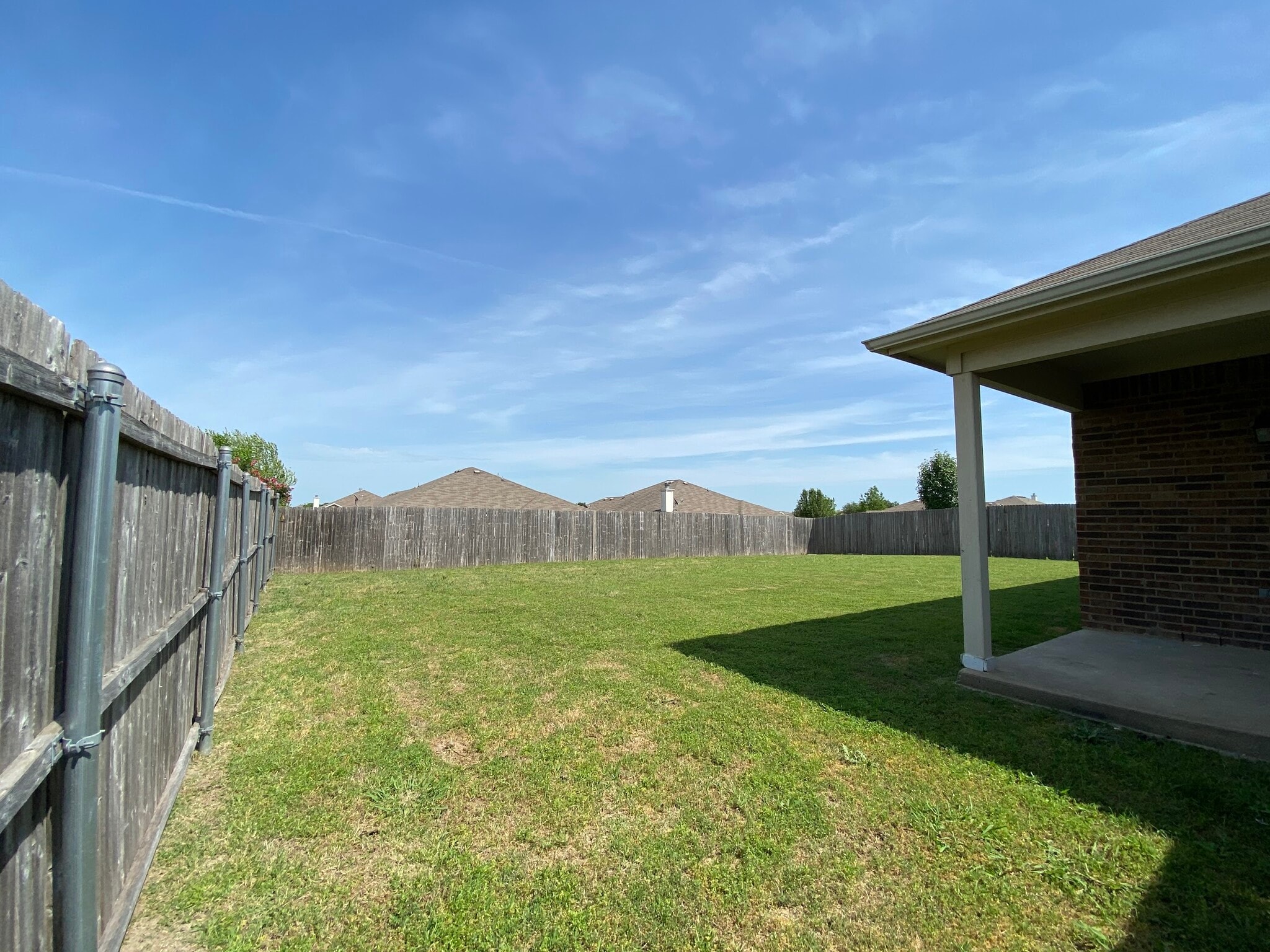 Building Photo - 1510 Shady Shores Dr