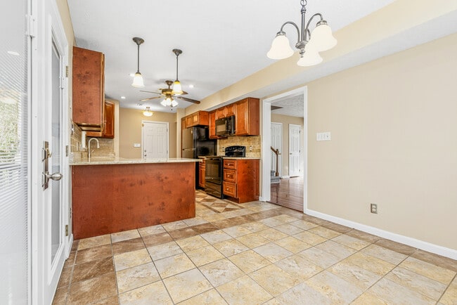 Building Photo - 1583 Winnabow Dr