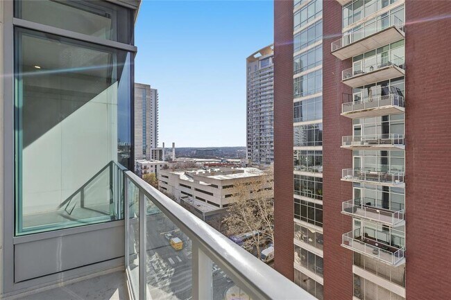 Building Photo - 501 West Ave