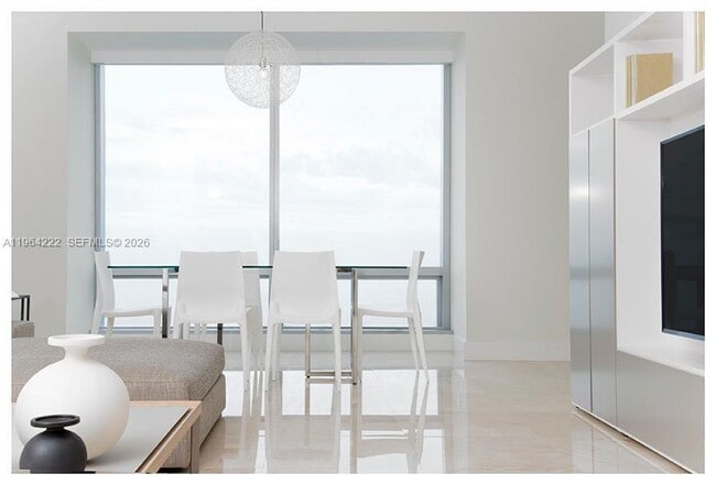 Building Photo - 1425 Brickell Ave