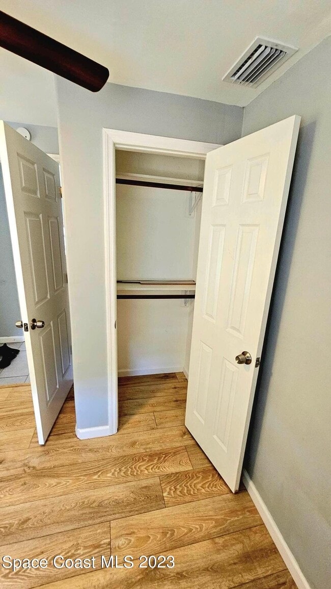 Building Photo - 802 Forrest Ave