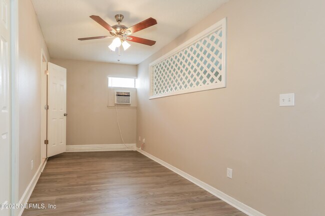 Building Photo - 7453 Amandas Crossing Dr N