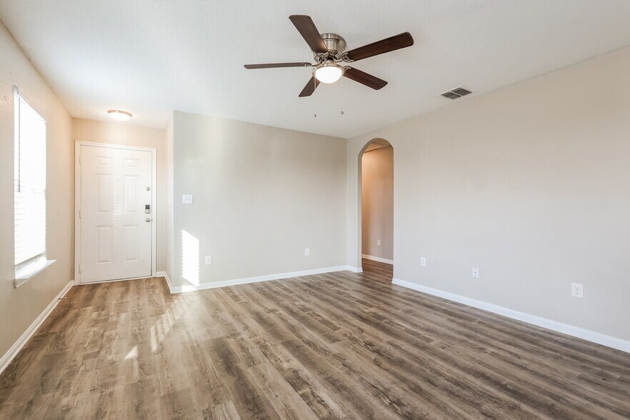 Building Photo - 5443 Chase Canyon