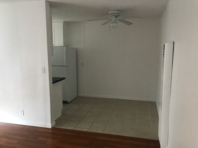 Building Photo - 940 S Venice Blvd