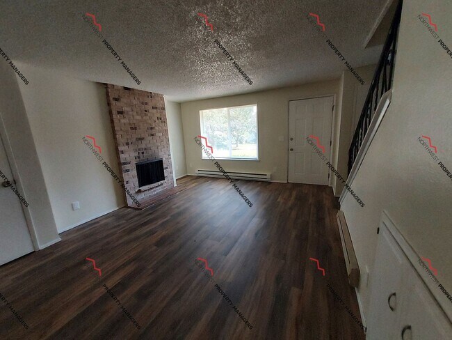Building Photo - R115