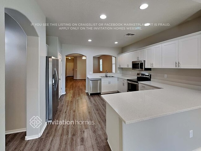 Building Photo - 18871 N Ventana Ln