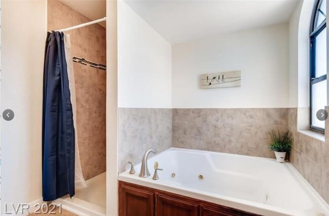 Building Photo - 8129 Spur Ct