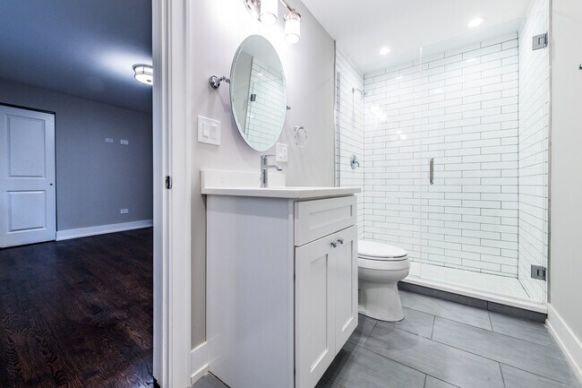 Building Photo - 3822 N Kenneth Ave